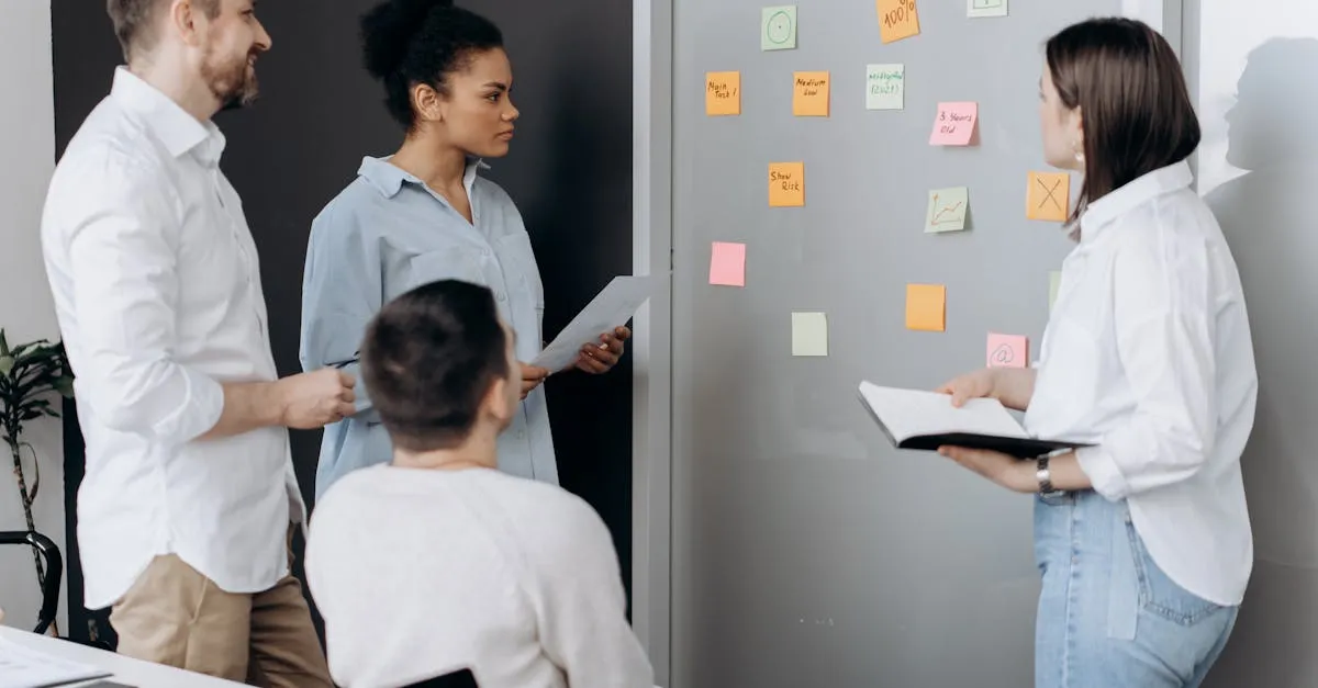 Equipe de marketing digital discutindo estratégia SEO com dados do google analytics.